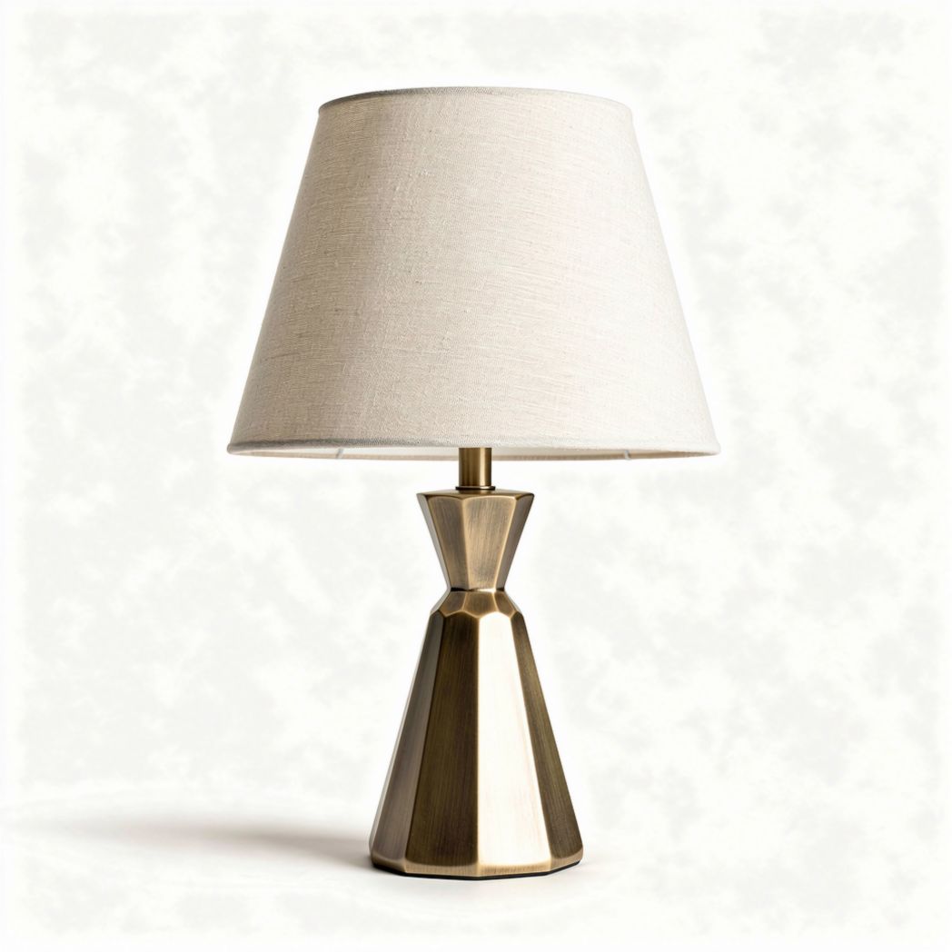 abajur de mesa moderno em metal dourado e tecido bege 25 x 25 x 50cm